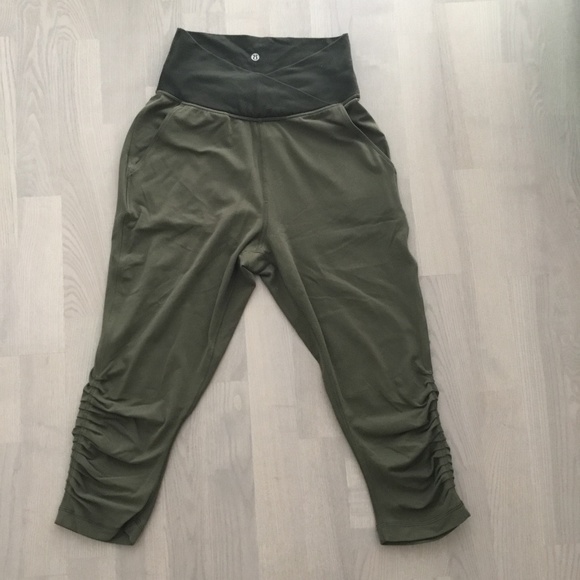 Lululemon Hight Waist (low convertible) Olive / Army Green Jogger Capri Pants - Picture 2 of 10